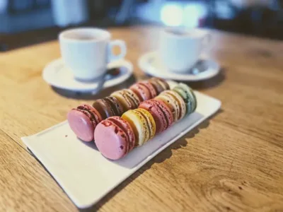 Koffie_met_macarons