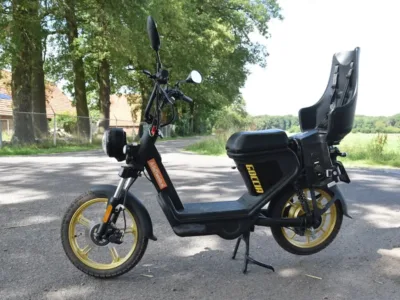 e-puch-huren-kinderzitje